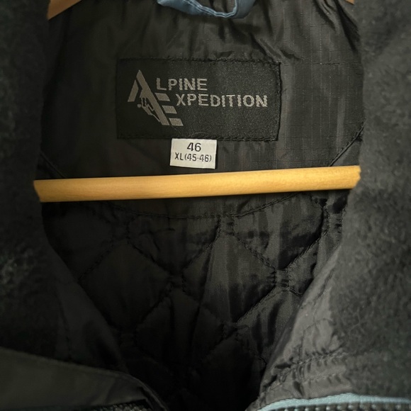 ✨NEW, NEVER WORN✨ Mens Vest | Alpine Expedition - Picture 2 of 5